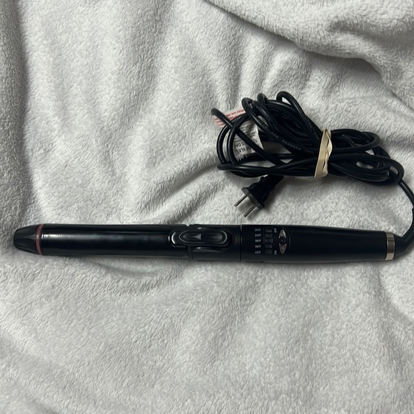 Fahrenheit Curling Iron - Picture 1 of 5